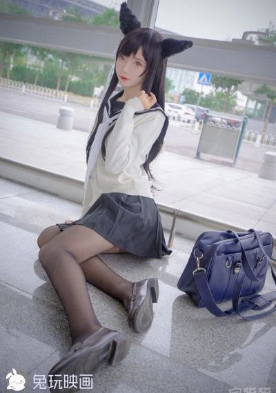 免费看美女无内衣内裤诱人_国产精品视频