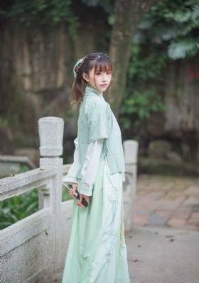 成人女毛片免费观看_电影无删减版