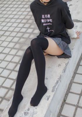 制服丝袜自拍偷拍_1080迅雷电影在线